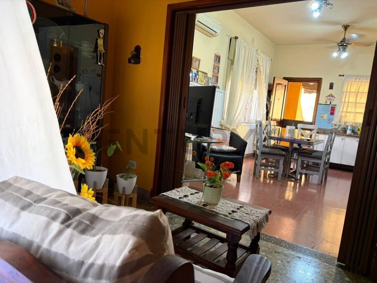 Foto de VENTA CASA 3 AMBIENTES CON COCHERA CASTELAR NORTE, imagen 4