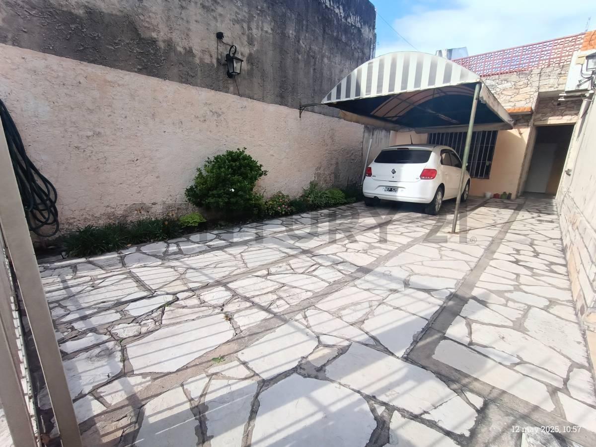 Foto de VENTA CASA 3 AMBIENTES CON COCHERA CASTELAR NORTE, imagen 5