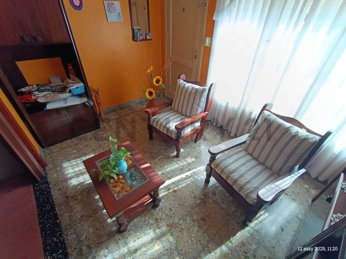 Foto de VENTA CASA 3 AMBIENTES CON COCHERA CASTELAR NORTE, imagen 3