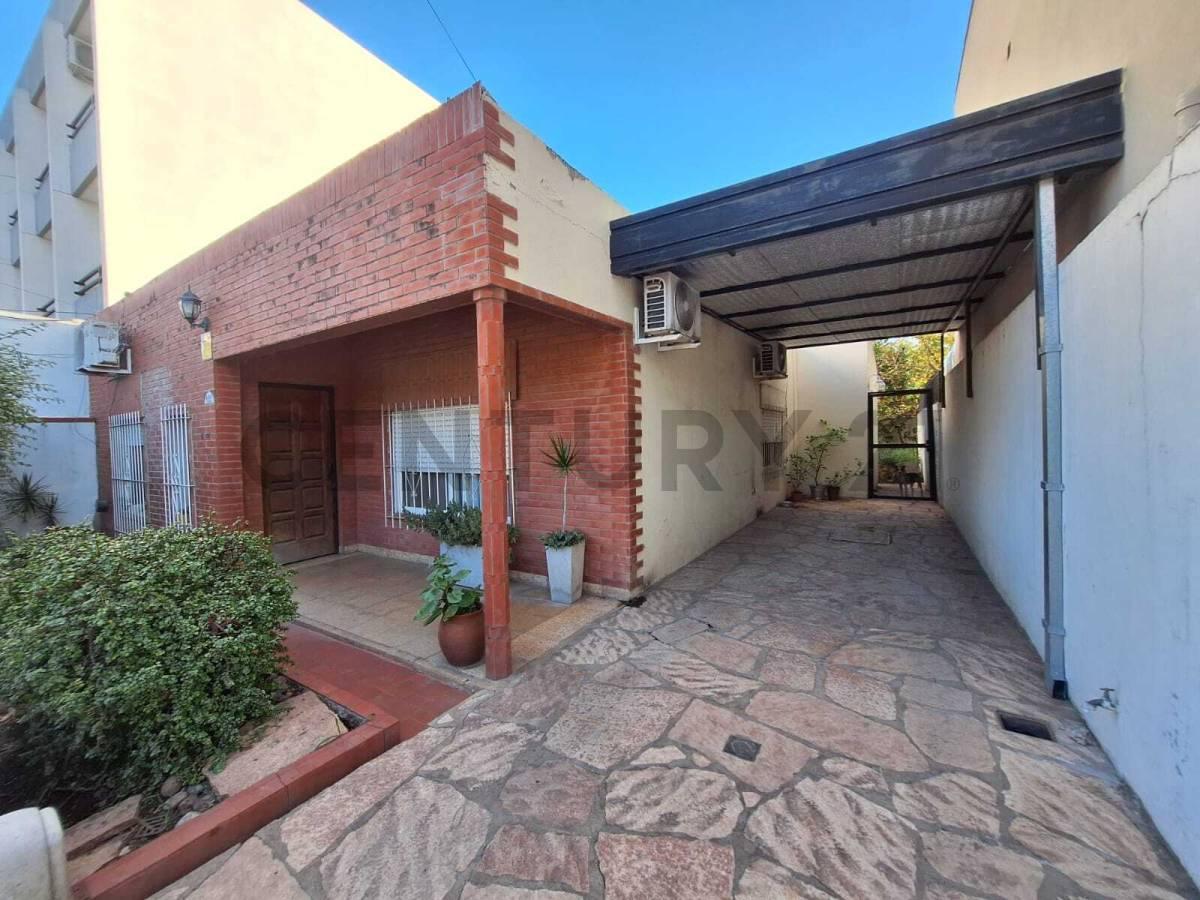Foto de VENTA CASA FAMILIAR 5 AMBIENTES CON COCHERA - JOSE C. PAZ, imagen 2