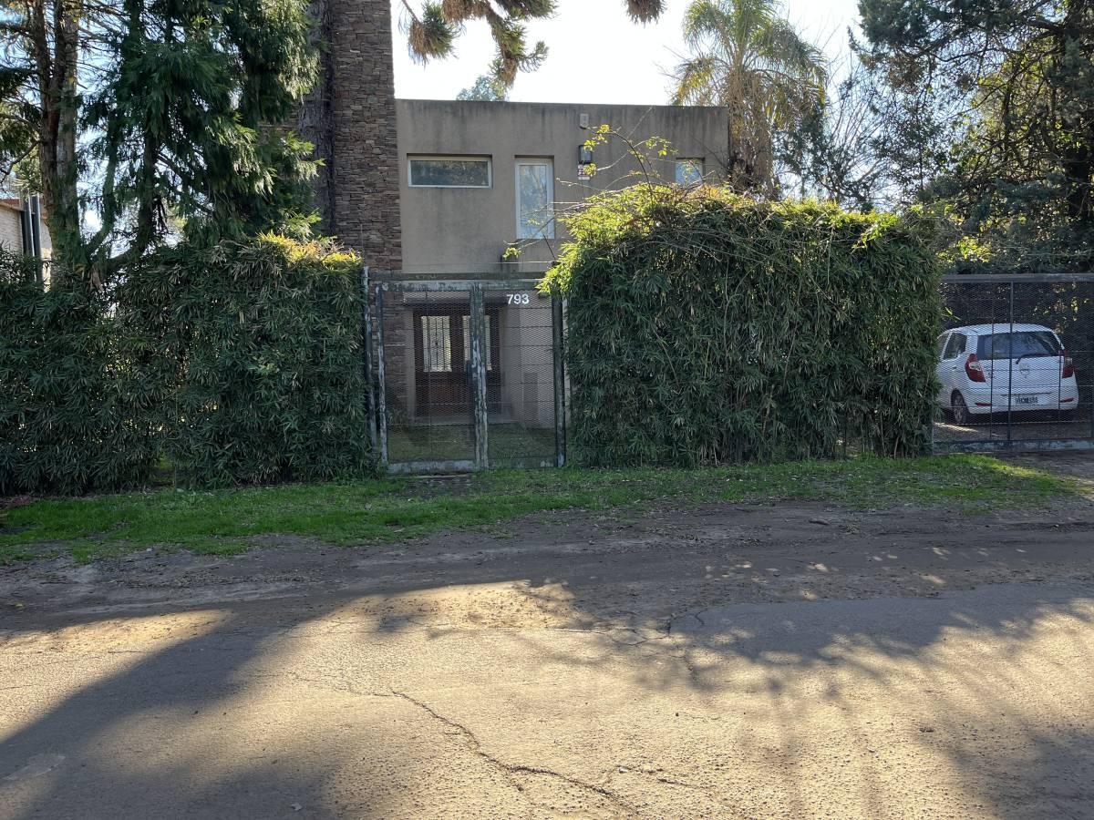 Foto de VENTA DE CASA 5 AMBIENTES EN PARQUE LELOIR APTA CREDITO, imagen 4