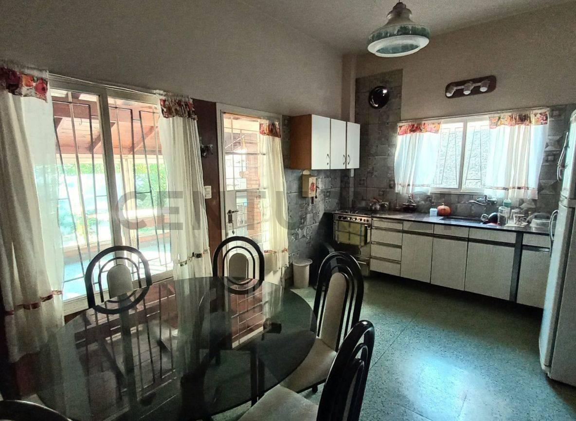 Foto de Venta Casa 5 AMBIENTES en Castelar Norte, imagen 3