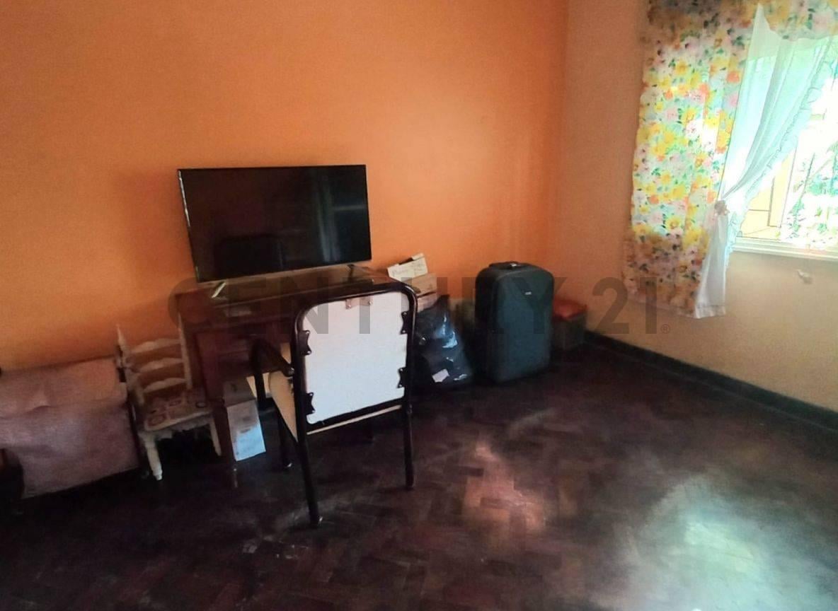 Foto de Venta Casa 5 AMBIENTES en Castelar Norte, imagen 2