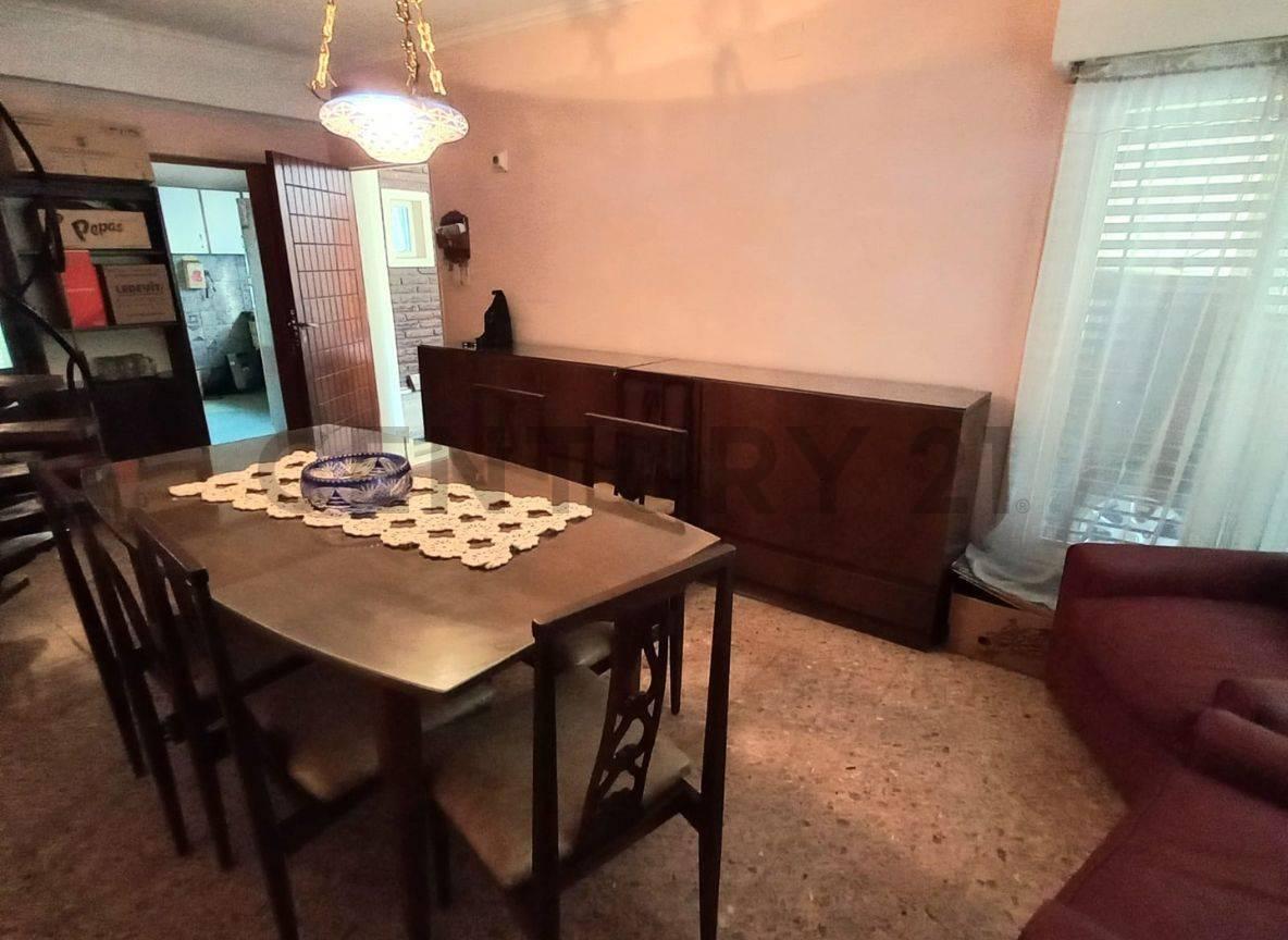 Foto de Venta Casa 5 AMBIENTES en Castelar Norte, imagen 1