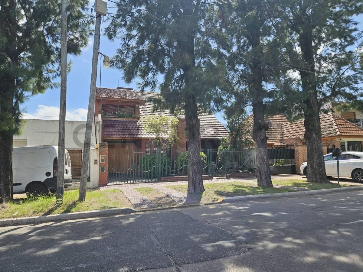 Foto de Venta casa 5 ambientes Villa Luzuriaga, imagen 3