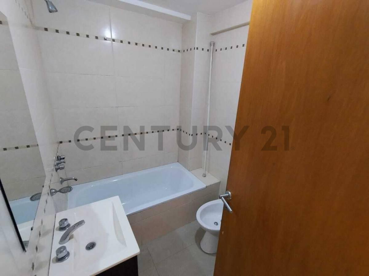 Foto de VENTA DEPARTAMENTO en MORON - 2 AMBIENTES con COCHERA CUBIERTA, imagen 4