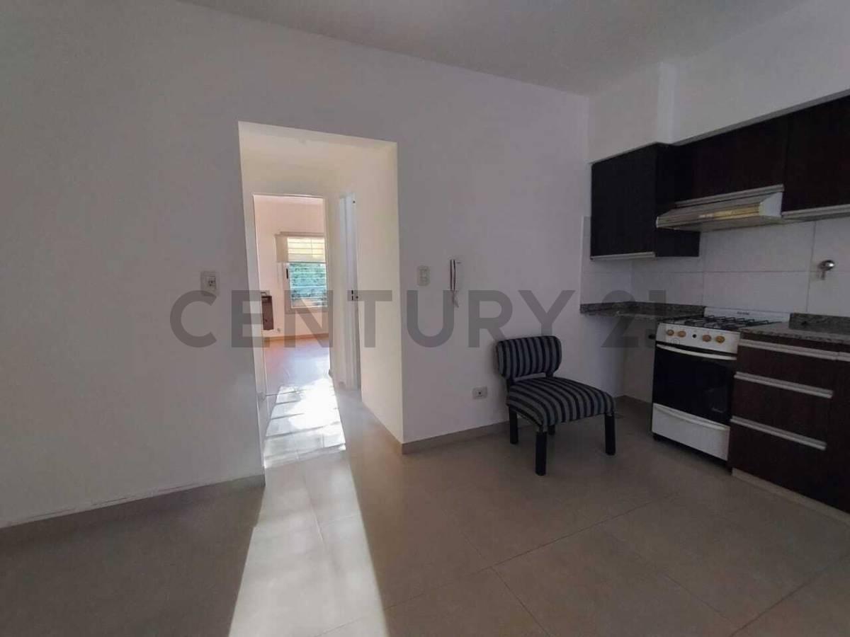 Foto de VENTA DEPARTAMENTO en MORON - 2 AMBIENTES con COCHERA CUBIERTA, imagen 2