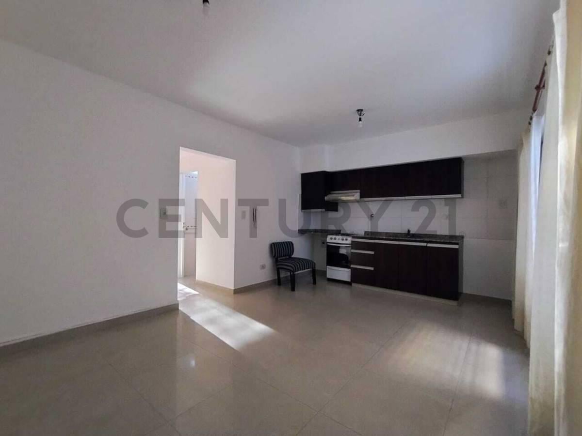 Foto de VENTA DEPARTAMENTO en MORON - 2 AMBIENTES con COCHERA CUBIERTA, imagen 1