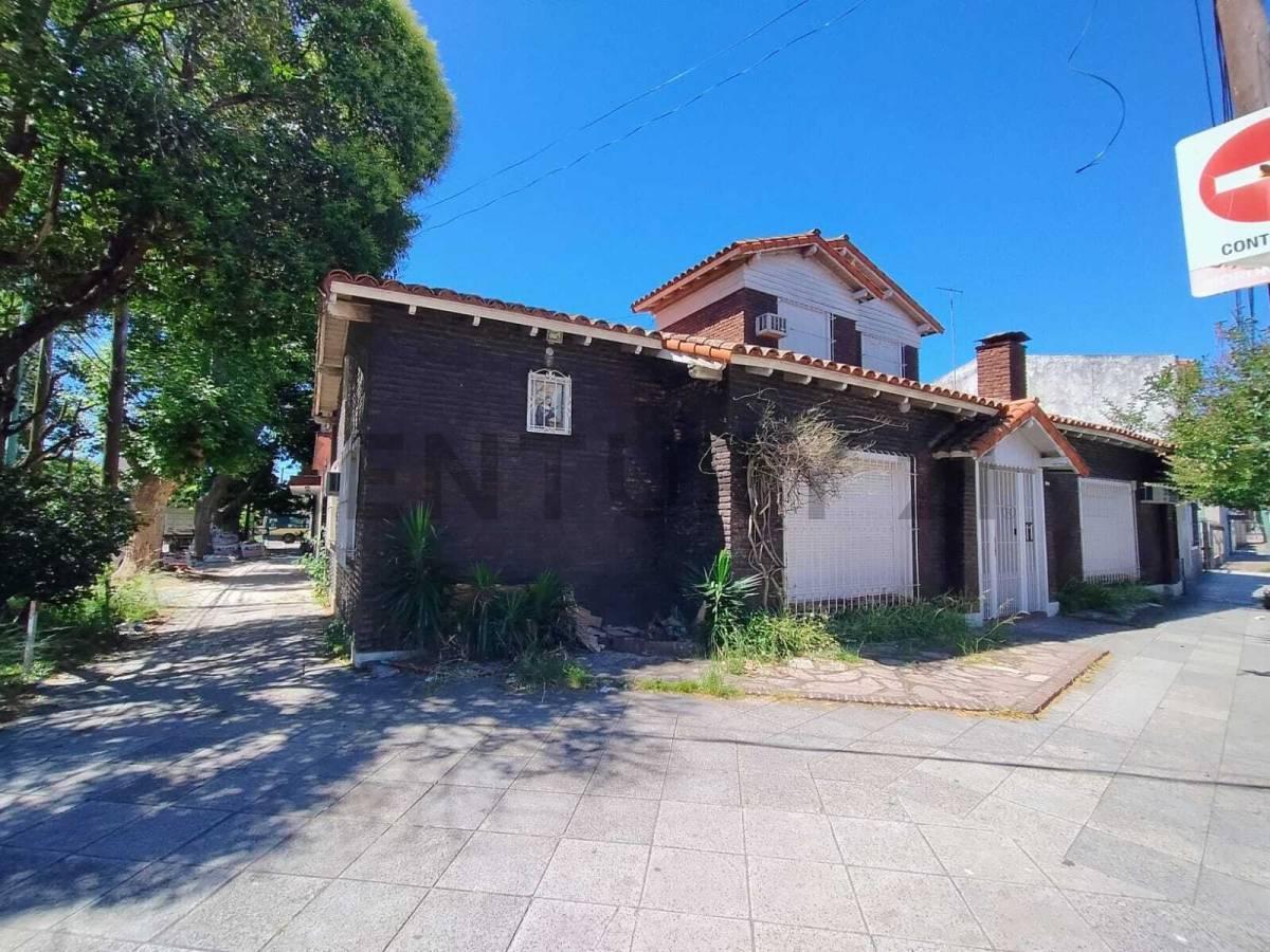 Foto de VENTA CASA 4 AMBIENTES MORON CENTRO APTO PROFESIONAL/ IDEAL, imagen 3