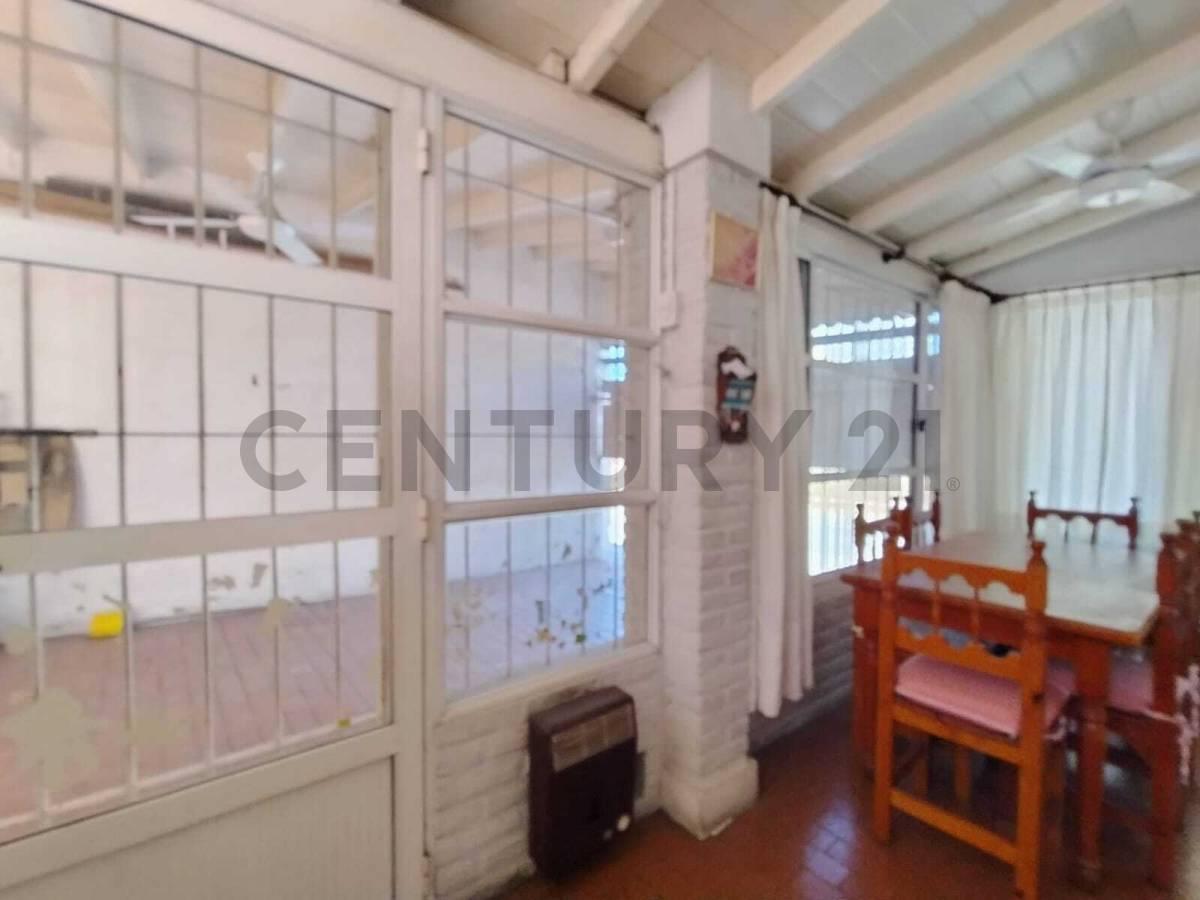 Foto de VENTA CASA 4 AMBIENTES MORON CENTRO APTO PROFESIONAL/ IDEAL, imagen 4