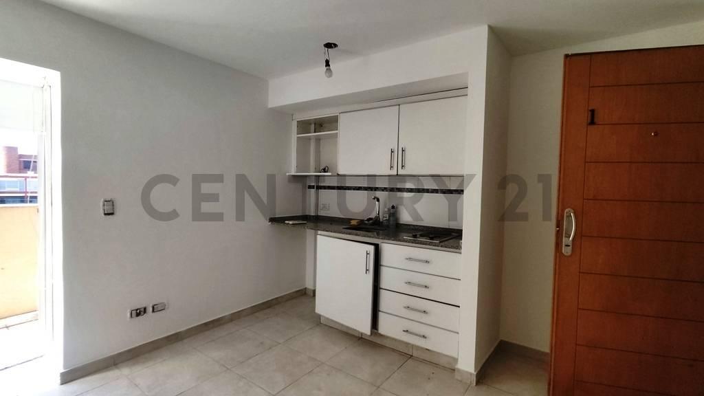 Foto de VENTA DEPARTAMENTO 2 AMBIENTES CON TERRAZA Y BALCON al frente - MORON, imagen 5