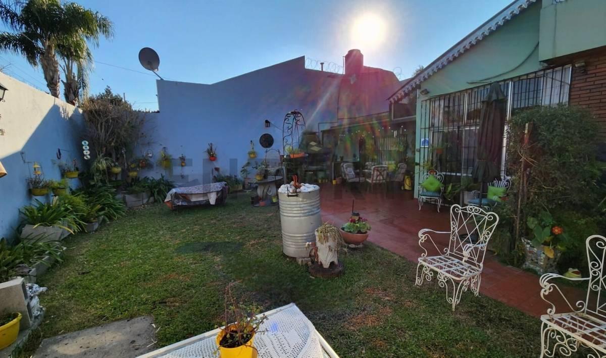 Foto de Casa 5 ambientes con cochera y fondo libre a metros del centro de, imagen 5