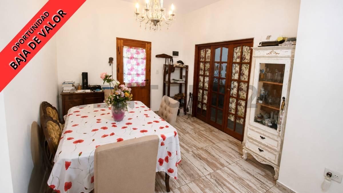 Foto de VENTA CASA 4 AMBIENTES, DOBLE PATIO Y GARAGE, EN CASEROS, imagen 4