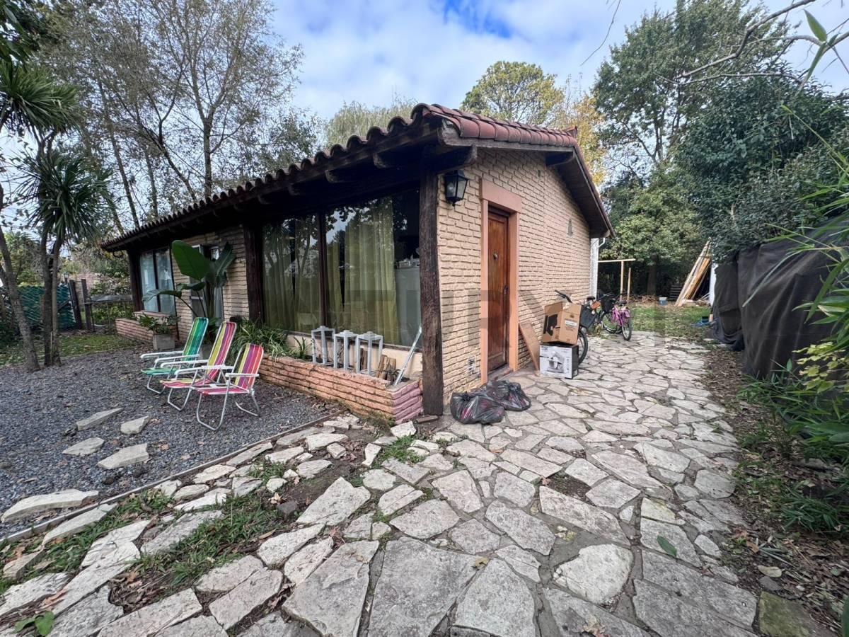 Foto de VENTA CASA 3 AMBIENTES CON GRAN PARQUE EN GENERAL LAS HERAS, imagen 3