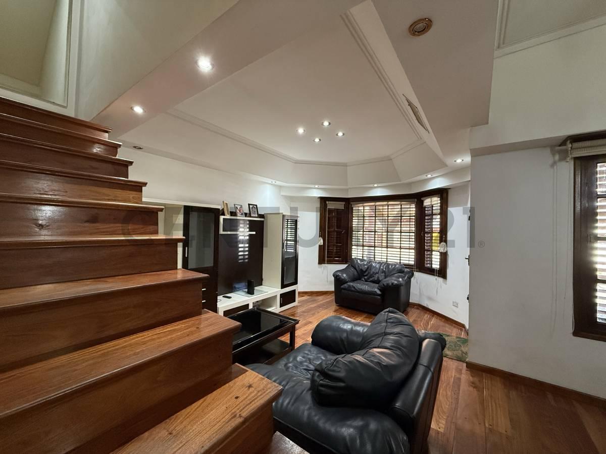 Foto de VENTA CASA MORÓN 6 AMBIENTES CON QUINCHO Y COCHERA, imagen 2
