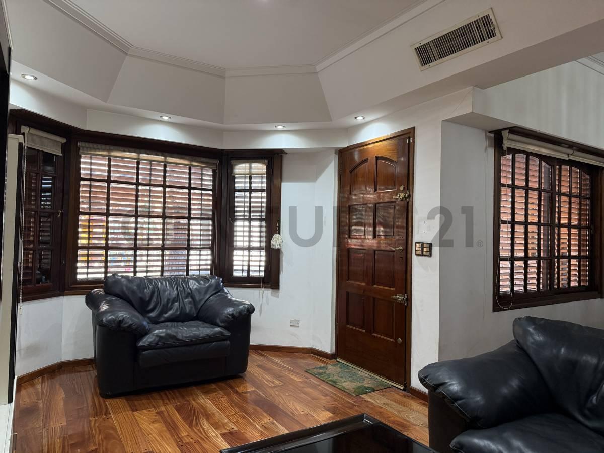 Foto de VENTA CASA MORÓN 6 AMBIENTES CON QUINCHO Y COCHERA, imagen 4