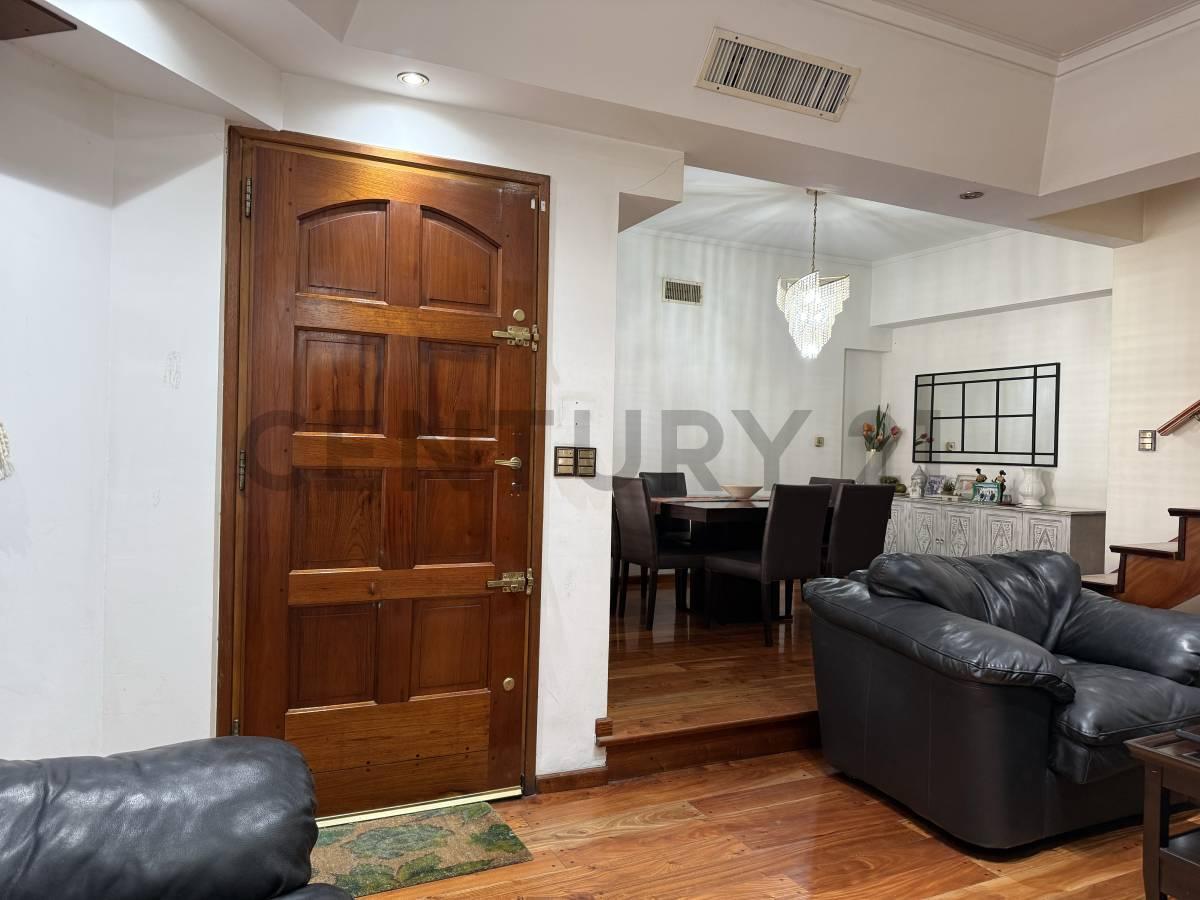 Foto de VENTA CASA MORÓN 6 AMBIENTES CON QUINCHO Y COCHERA, imagen 3