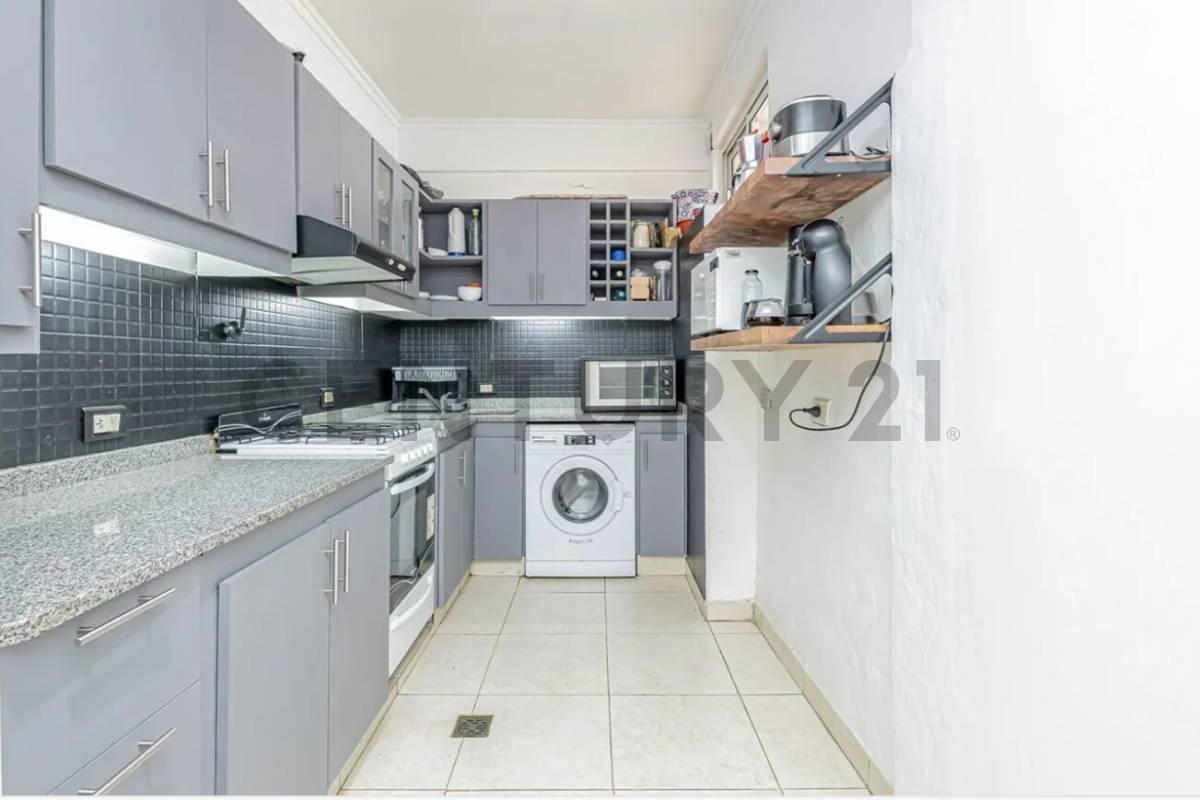 Foto de VENTA DUPLEX 4 AMBIENTES EN CONDOMINIO CON COCHERA EN RAMOS MEJIA, imagen 2