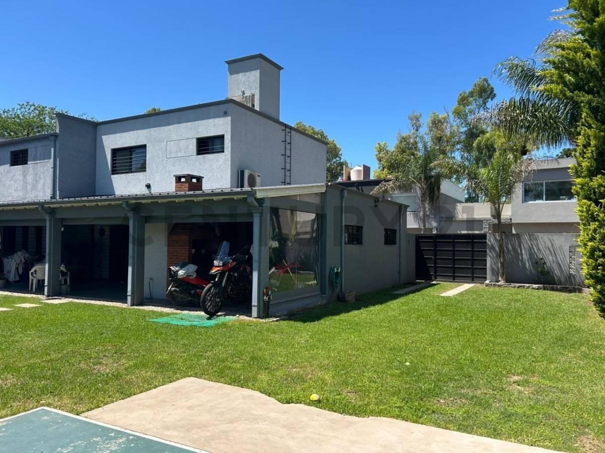 Foto de Venta lote Villa Udaondo Barrio Privado Agustinas 1 con quincho y garage, imagen 1