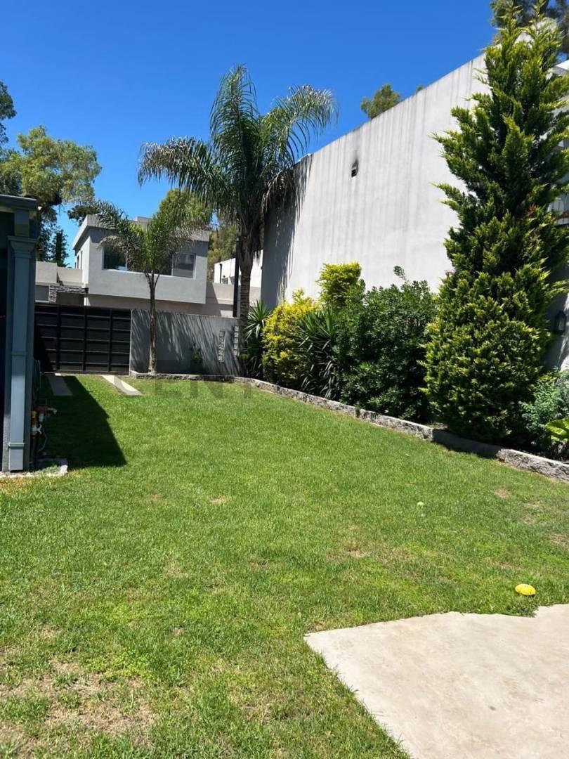 Foto de Venta lote Villa Udaondo Barrio Privado Agustinas 1 con quincho y garage, imagen 3