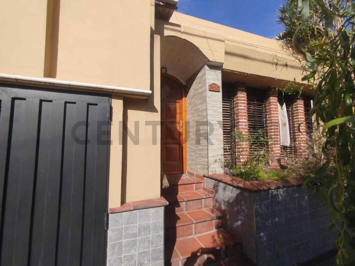 Foto de VENTA Casa 5 ambientes en Haedo Norte! (Apto Profesional), imagen 1