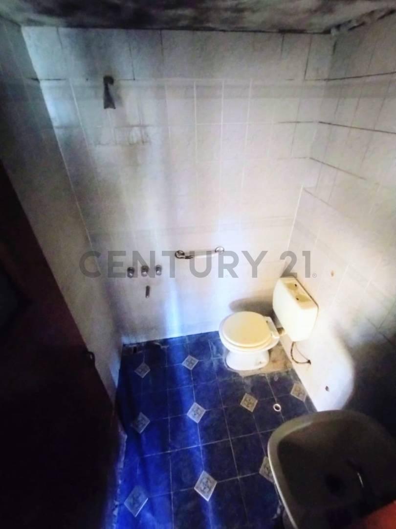 Foto de VENTA LOTE CON CASA + DPTO A TERMINAR | ITUZAINGÓ, imagen 2