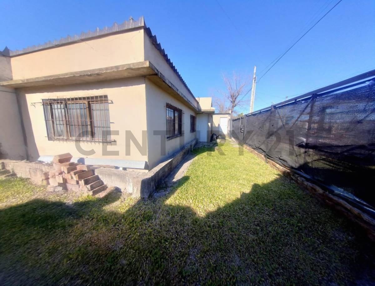 Foto de VENTA LOTE CON CASA + DPTO A TERMINAR | ITUZAINGÓ, imagen 1