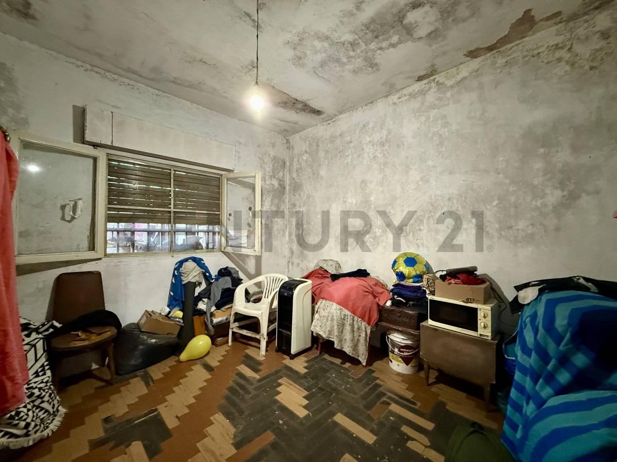Foto de VENTA CASA EN VILLA TESEI- Lote 7 x 25 - Jardin y Terraza -A remodelar, imagen 4