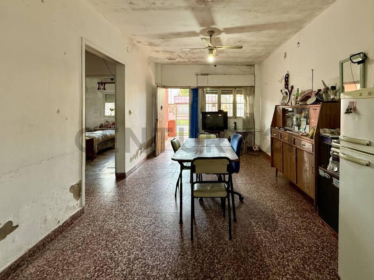 Foto de VENTA CASA EN VILLA TESEI- Lote 7 x 25 - Jardin y Terraza -A remodelar, imagen 3