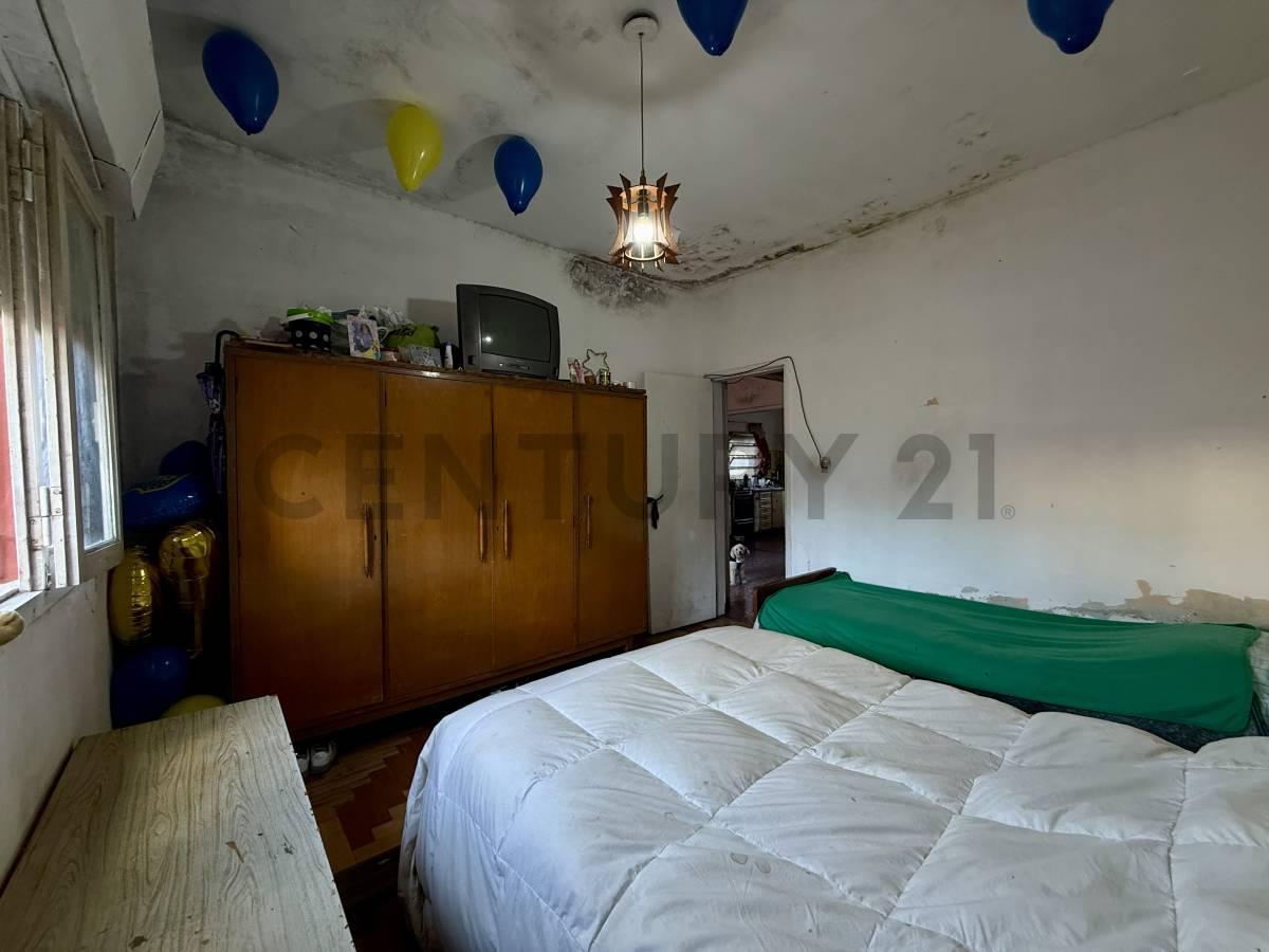 Foto de VENTA CASA EN VILLA TESEI- Lote 7 x 25 - Jardin y Terraza -A remodelar, imagen 2