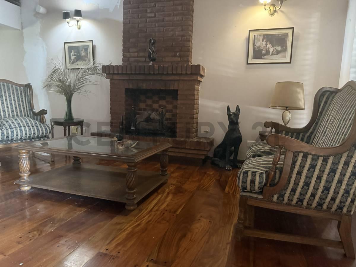 Foto de VENTA CASA DE 5 AMBIENTES CASTELAR NORTE APTO CREDITO, imagen 3