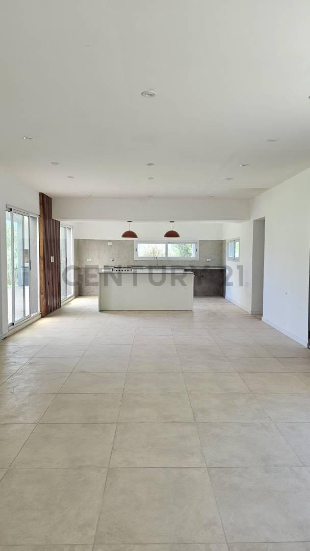 Foto de Venta Casa en barrio cerrado La Cesarina de 4 ambientes, imagen 5