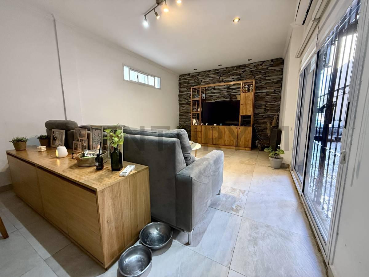Foto de Venta PH 5 ambientes + Consultorio independiente con renta, Castelar, imagen 3