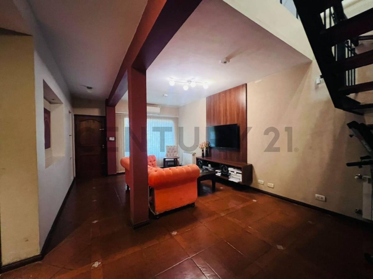 Foto de VENTA CASA 5 AMB. CON PILETA | QUINCHO | CASTELAR, imagen 3