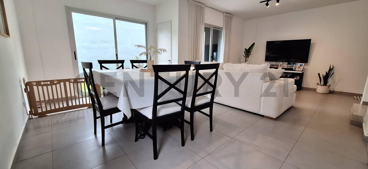 Foto de Venta Casa en complejo con pileta climatizada y jacuzzi – 4 amb, imagen 3