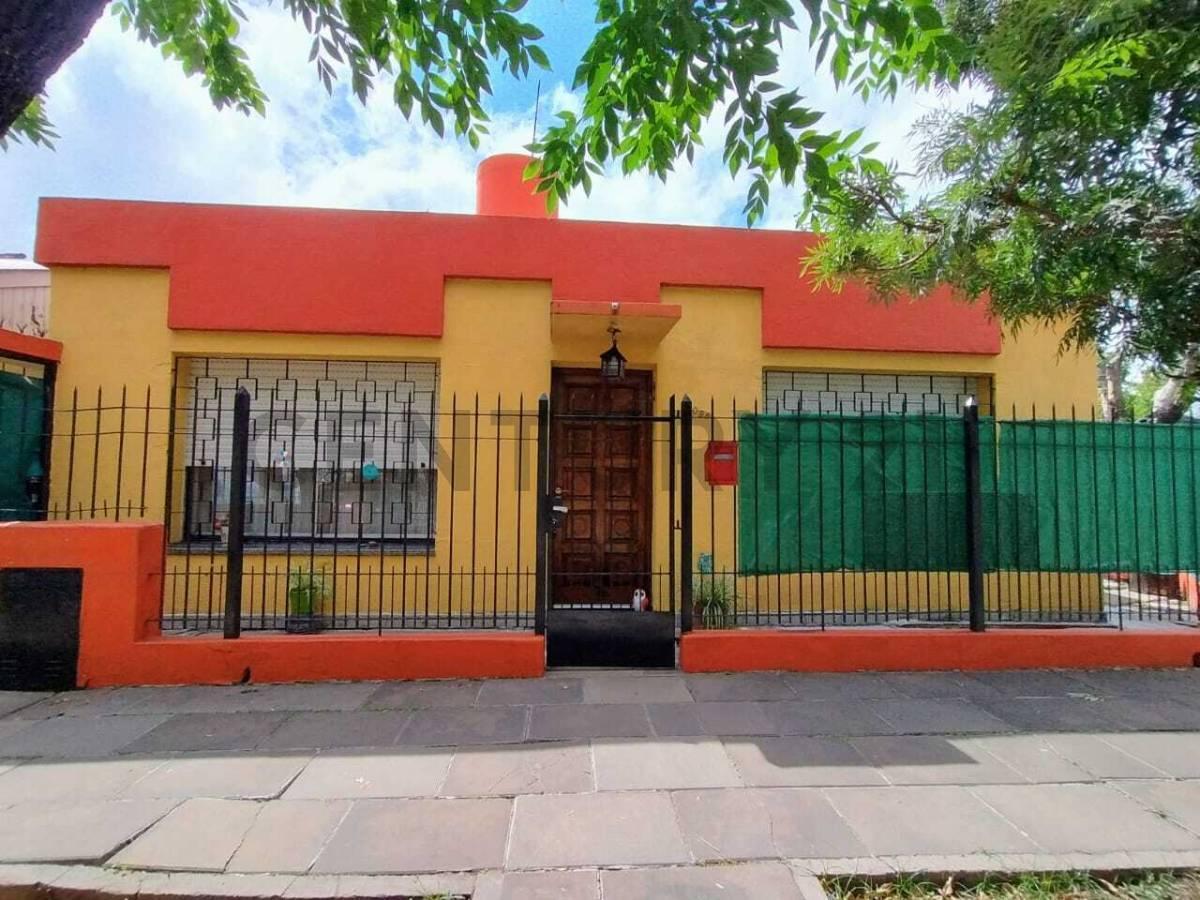 Foto de VENTA CASA multifamiliar SAN ANTONIO DE PADUA -4 AMBIENTES - APTA, imagen 1
