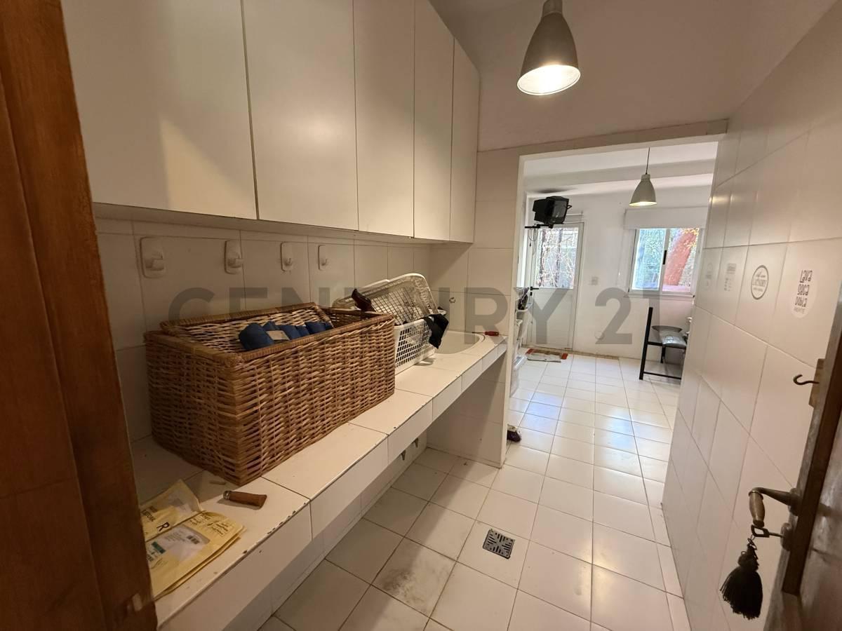 Foto de Casa de 7 ambientes 5 baños y amarra en Barrio San Isidro Labrador, imagen 1