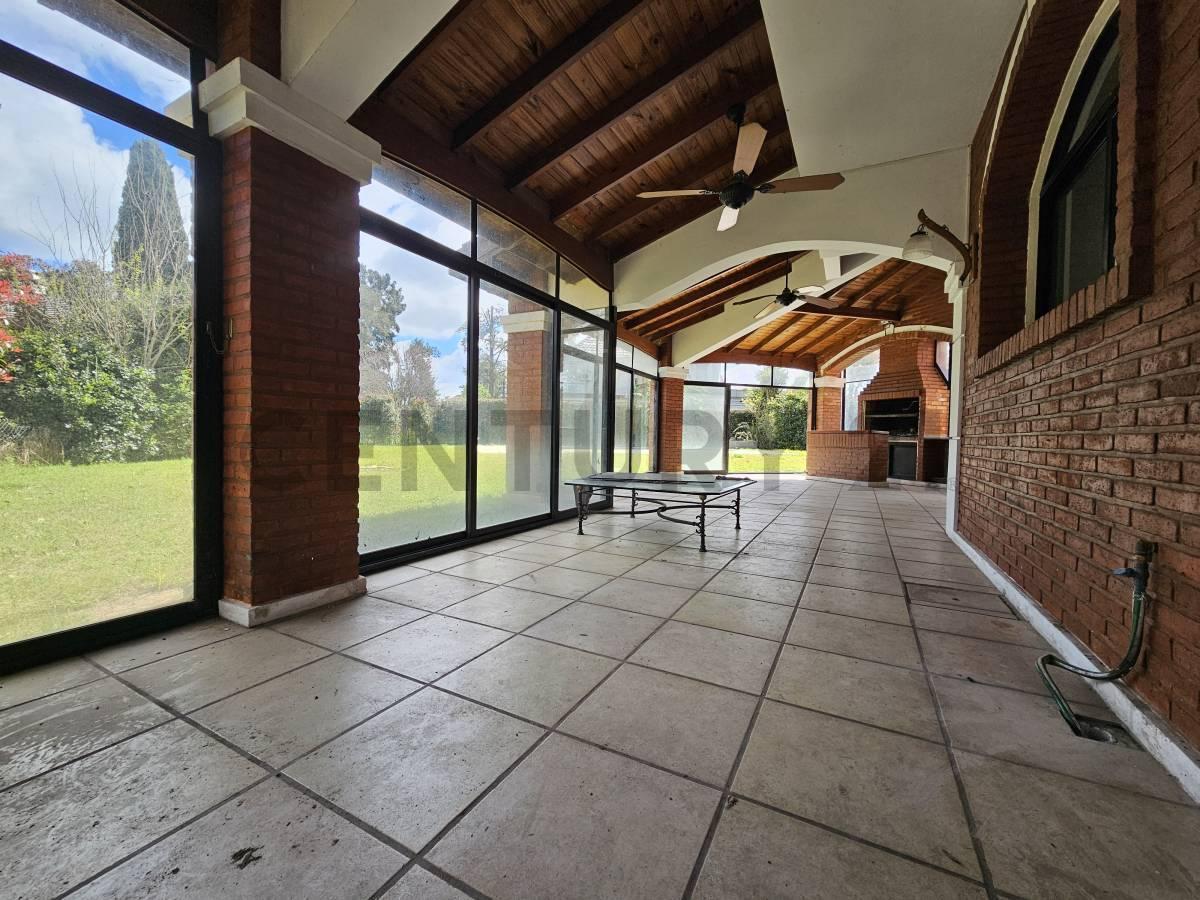 Foto de Casa 5 ambientes, quincho cerrado parque y piscina. Campos de Alvarez, imagen 4