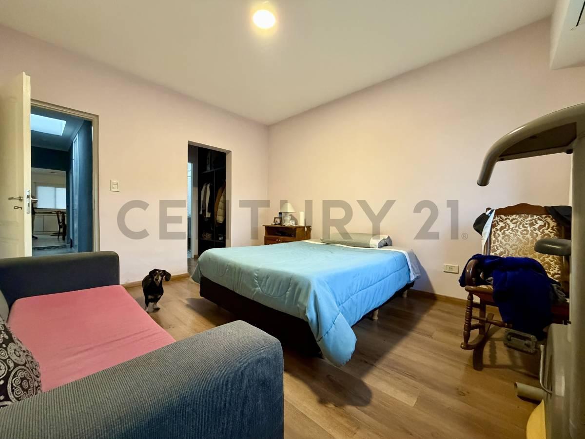 Foto de VENTA CASA 4 AMB. | PARQUE Y PILETA | ITUZAINGÓ NORTE, imagen 4
