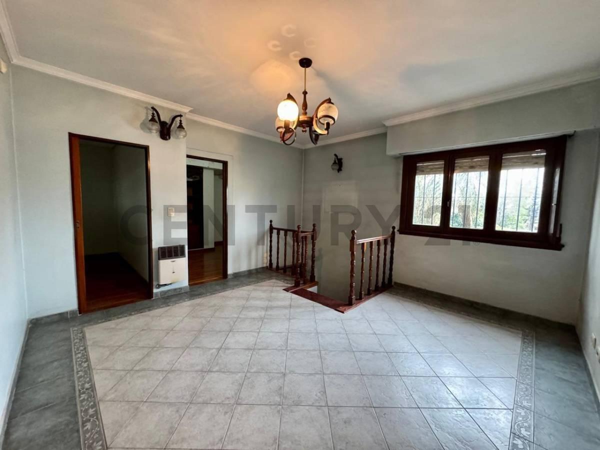 Foto de Venta casa/chalet 4 ambientes con quincho + parque en Castelar Norte, imagen 3