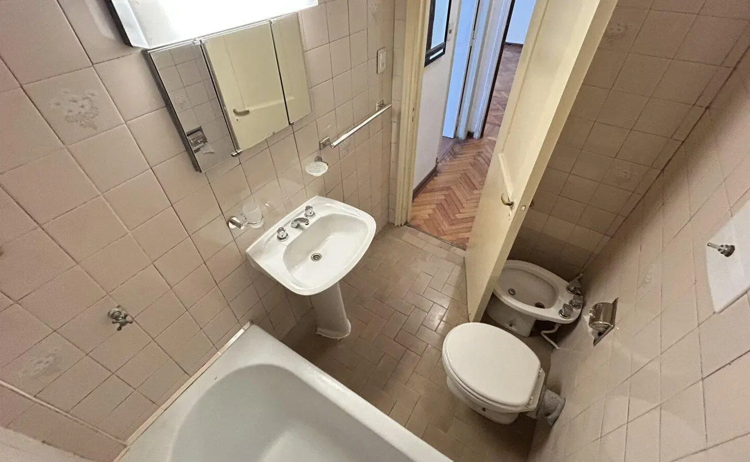 Alquiler PH en Coghlan, con PATIO propio, PLANTA BAJA 5
