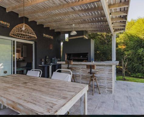 Casa en Venta 5 Ambientes s a La Laguna Barrio San Marco   GALERIA PARRILLA PILETA JARDIN 5