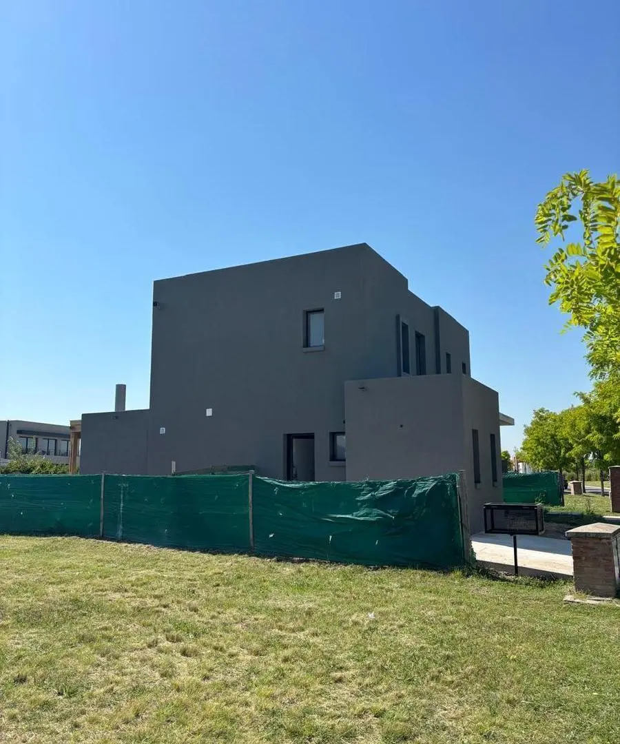 Casa en venta San Pablo barrio privado pilar 4 dormitorios pileta 3