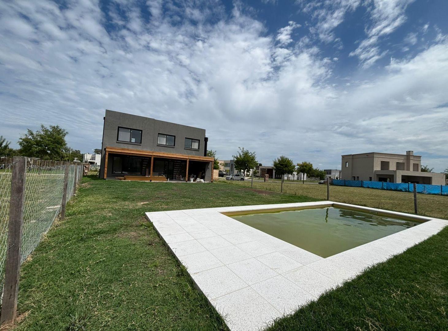 Casa en venta San Pablo barrio privado pilar 4 dormitorios pileta