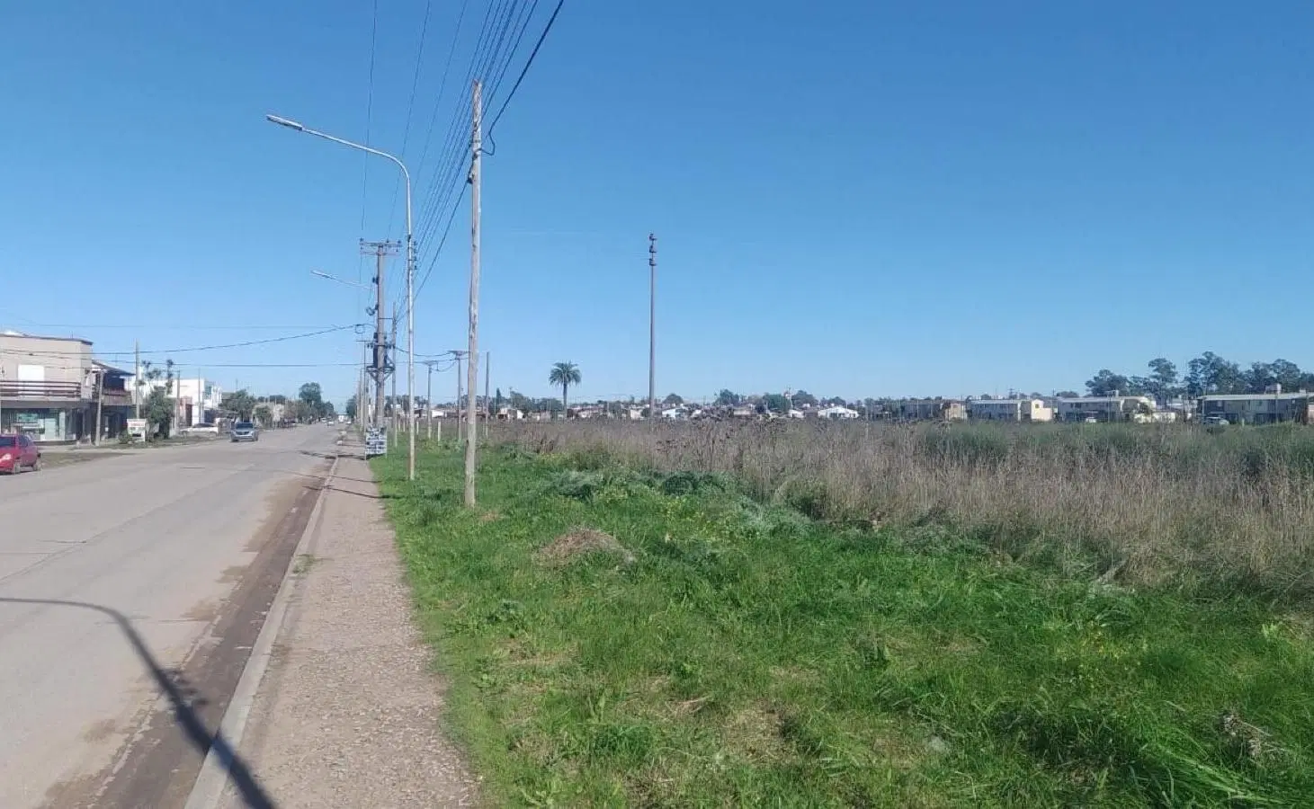 Terreno venta Necochea av 98 entre 71 y 69 672 mts escriturado luz gas sobre avenida comercial 2