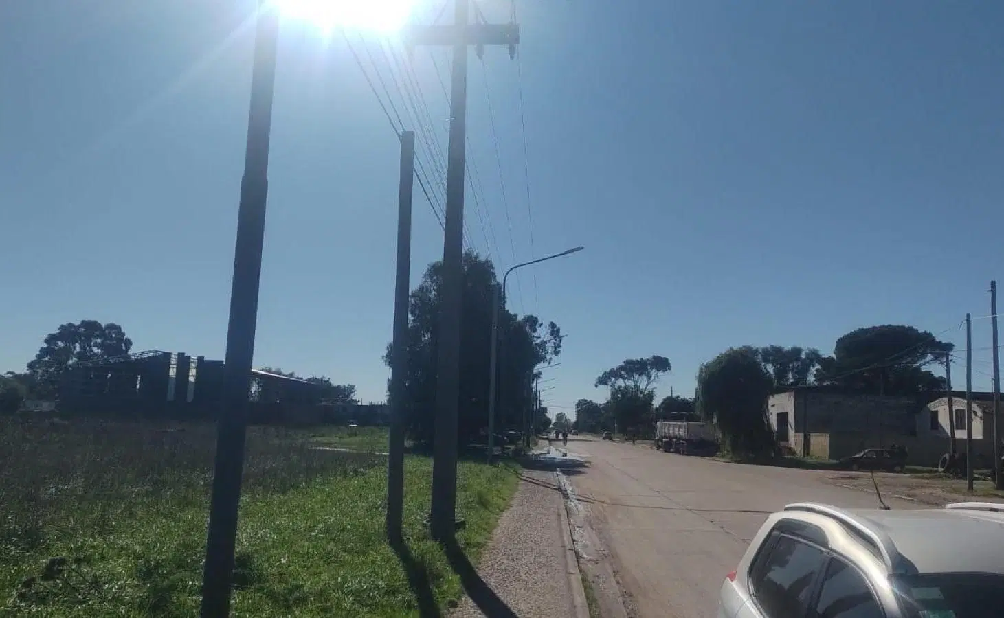 Terreno venta Necochea av 98 entre 71 y 69 672 mts escriturado luz gas sobre avenida comercial 4