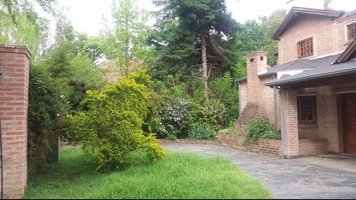 CASA Quinta VENTA  en Ituzaingó 4 DORMITORIOS GALERIA PILETA PARRILLA GRAN JARDIN  LOTE DE 1000 MTS 5