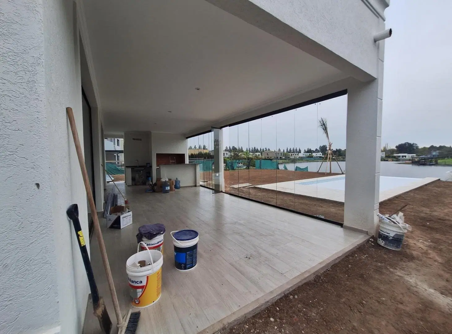 VENTA CASA SAN MATIAS ESCOBAR PILETA JARDÍN VESTIDOR AL AGUA MUELLE PILETA 4