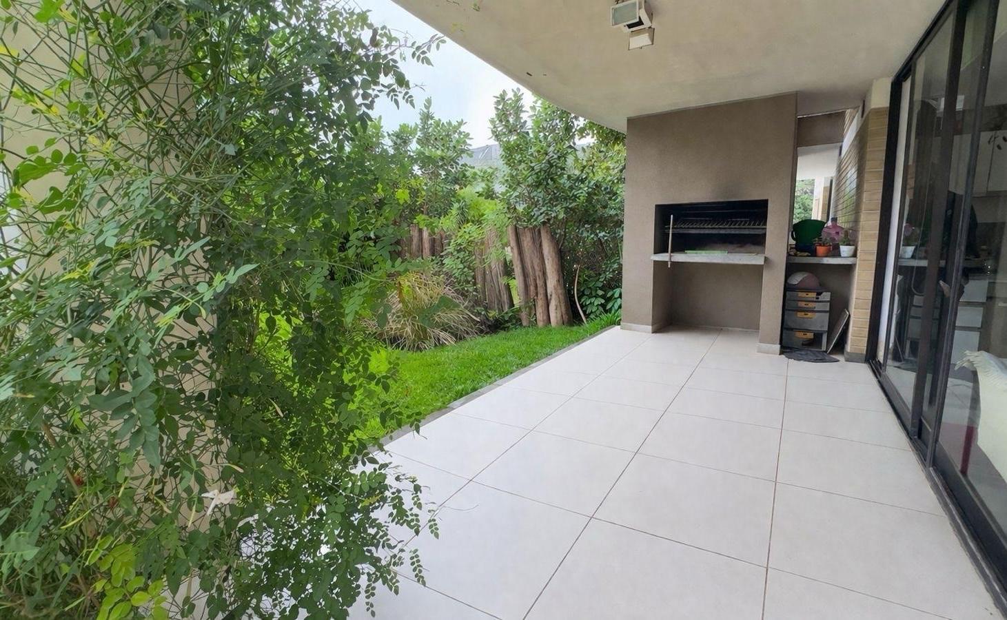 Departamento venta en Quartier Nordelta 3 ambientes planta baja jardín propio gym laundry pileta sum