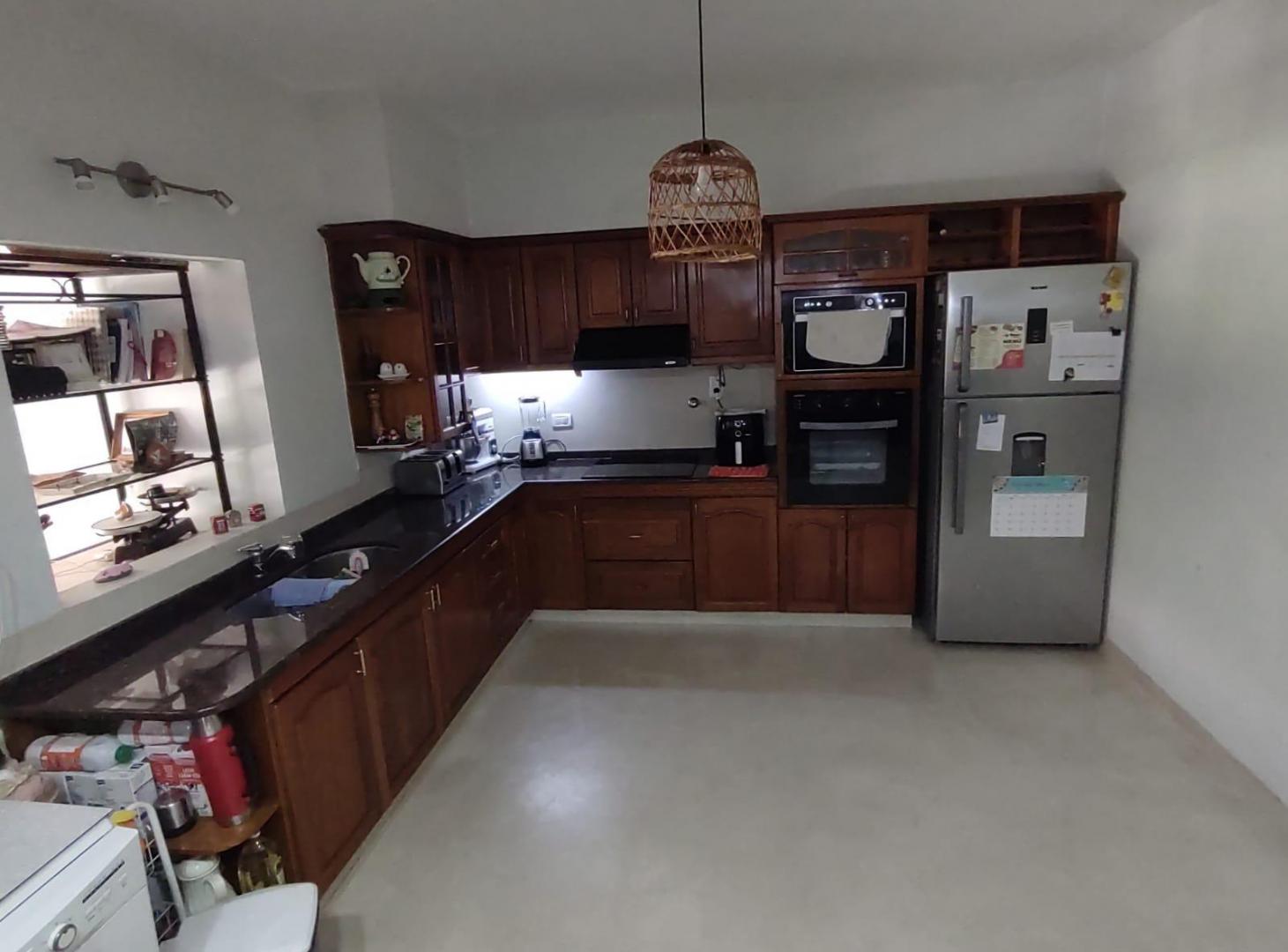 Foto de Casa venta Olivos 4 dormitorios pileta de 50m2 jardín parrilla garaje, imagen 2